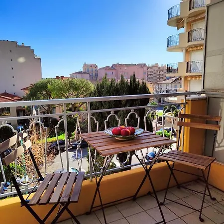 Proche Et Commerces * Menton