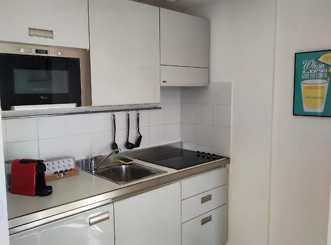 Proche Et Commerces * 멍똥